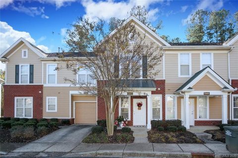 11457 Dixie Glen Drive sold home in Coventry Court Townhomes, Charlotte, NC