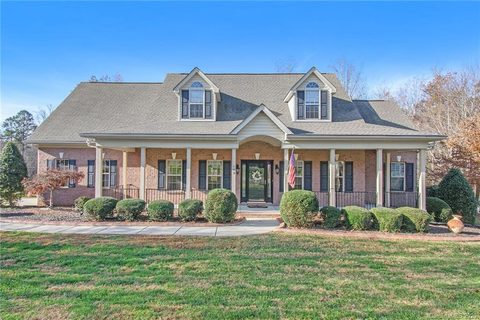 192 Winding Creek Drive sold home in Twin Creek Estates, Troutman, NC