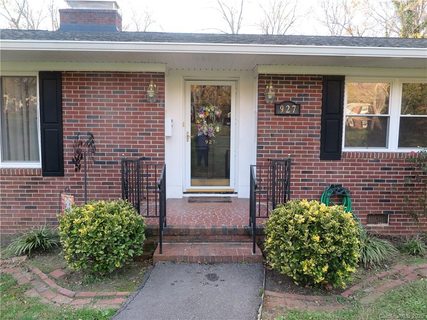 927 Churchill Drive