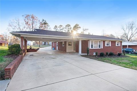 2219 Kenwood Drive