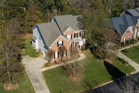 2124 Priory Court