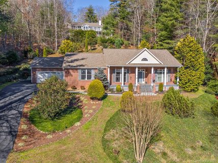 33 W Fairway Drive sold home in Golf Mountain Estates, Etowah, NC