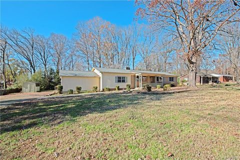 428 Kingfield Drive sold home in Kingfield, Concord, NC