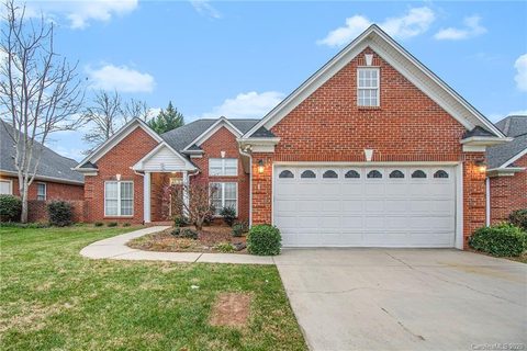 2322 Pinefield Court sold home in Waterford Place, Gastonia, NC