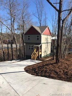 8 Crestwood Lane sold home in Woodside Hills, Candler, NC