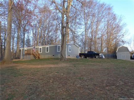 9 Blackberry Lane sold home in Mountain View Mobile Home Village, Candler, NC