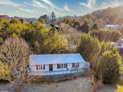 33 Miranda Knoll 5 sold home in Reeves Suttles, Leicester, NC