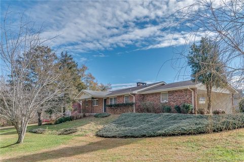 200 Camelia Circle sold home in Wesley Heights, Landrum, SC