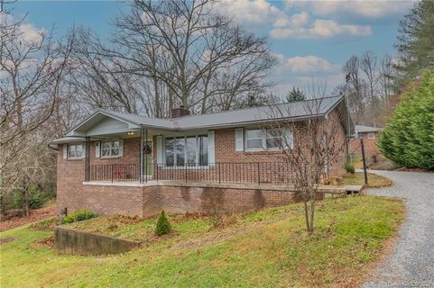 123 Fulton Drive sold home in Brookside Manor, Hendersonville, NC