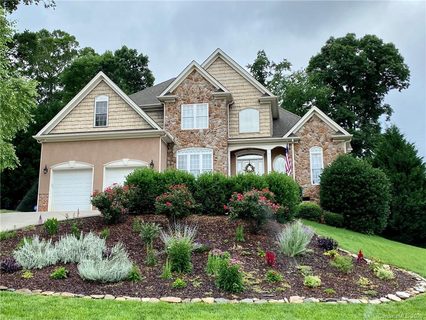 3036 Greenmont Circle