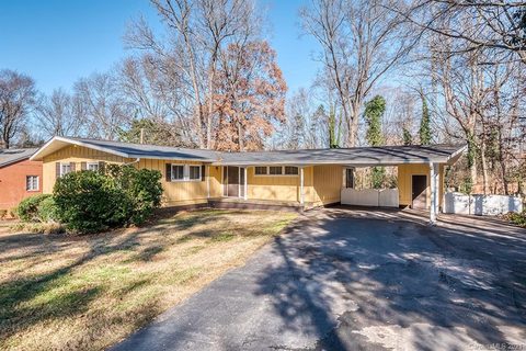 3401 Woodbine Lane