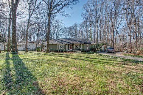 2405 Woodleigh Drive