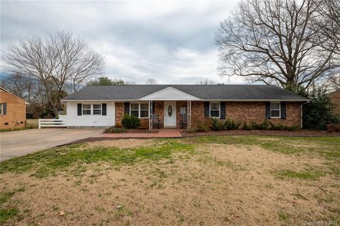 204 Roxford Road sold home in Country Club, Kings Mountain, NC