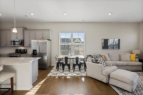 Previously sold for $325,000