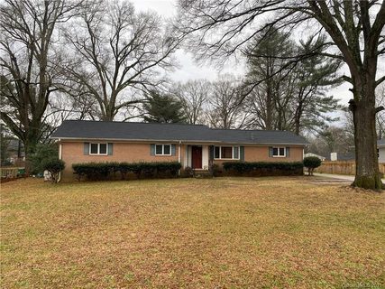 6322 Lakefill Road sold home in Glenbrook Acres, Charlotte, NC
