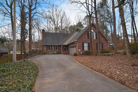 12916 Hidden Hills Lane sold home in Hidden Hills, Mint Hill, NC