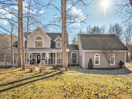 11 Hobby Horse Lane sold home in Fairweather Farms, Hendersonville, NC