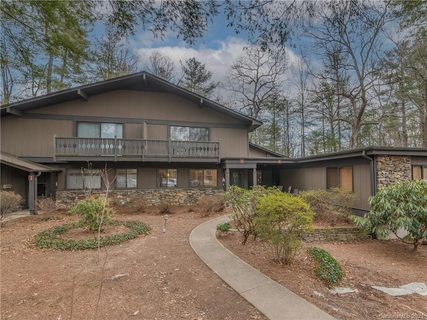 106 Laurelwood Circle 3 sold condo in Laurelwood, Hendersonville, NC
