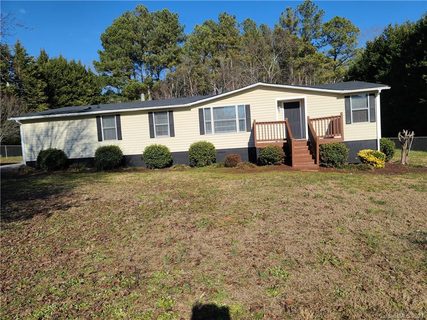 382 Deerchase Circle sold manufactured home in Deer Park, Statesville, NC