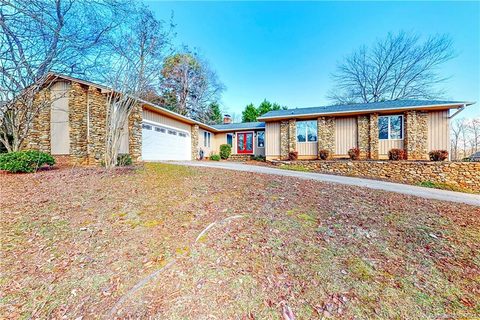 1012 Colony Court sold home in Forest Brook, Gastonia, NC