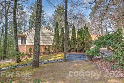 302 Main Street sold home in Byers Park, Fairview, NC