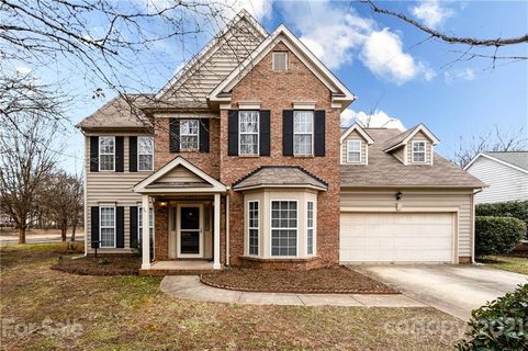 11207 Ridge Oak Drive sold home in Hunters Ridge At The Crsg, Charlotte, NC