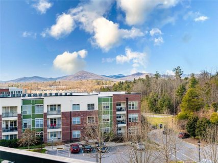 42 Schenck Parkway 303