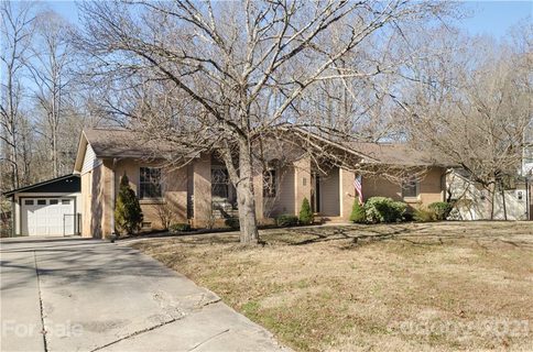 208 Pelham Lane