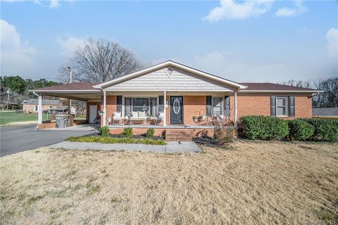 327 Meadowood Circle sold home in Briarcliff, Kannapolis, NC