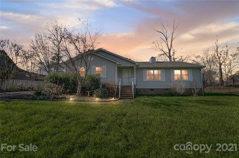 1832 Rock Springs Circle