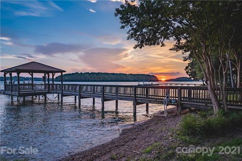 16201 North Point Road sold home in Lookout Point, Huntersville, NC