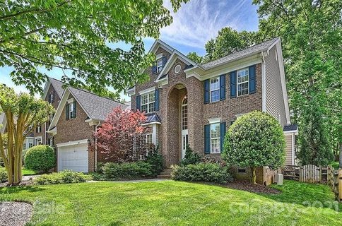 8823 Leinster Drive sold home in Kingston Forest, Charlotte, NC