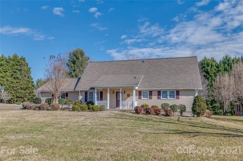 380 Briarwood Drive sold home in Forest Hills South, Rutherfordton, NC