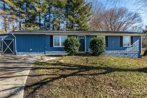 239 Yellowstone Drive sold home in Hoopers Valley Estates, Fletcher, NC