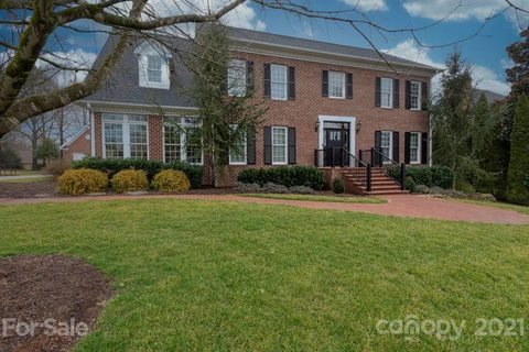 1116 10th Street Lane sold home in The Pines, Hickory, NC