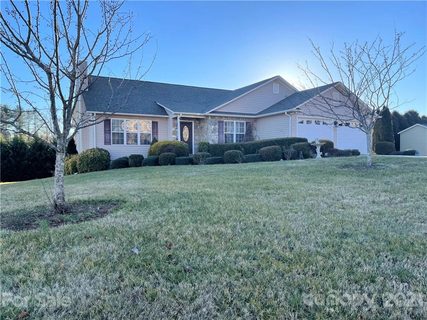 2132 Olde Farm Road sold home in Old Pond, Hudson, NC