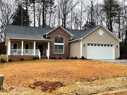 1313 34th Avenue Lane 16 sold home in Colony Woods, Hickory, NC