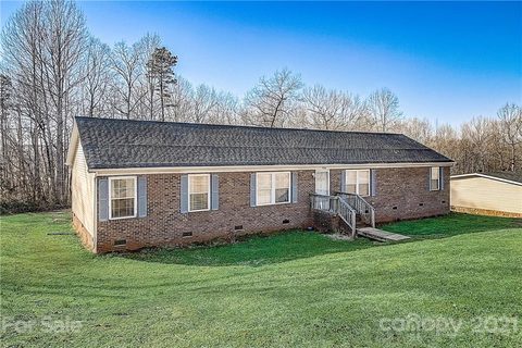 4541 Red Apple Drive sold home in Applewood, Bessemer City, NC