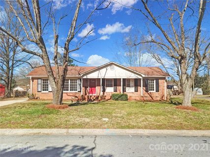 1711 Pondella Drive sold home in Hidden Valley Estates, Charlotte, NC