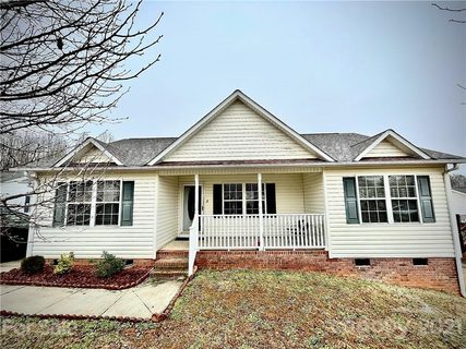 610 Helms Drive sold home in Oakview Estates, Lowell, NC