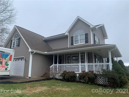 8 Golden Lane sold home in Alexander Place, Leicester, NC