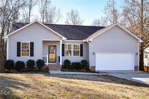1055 Warpers Lane