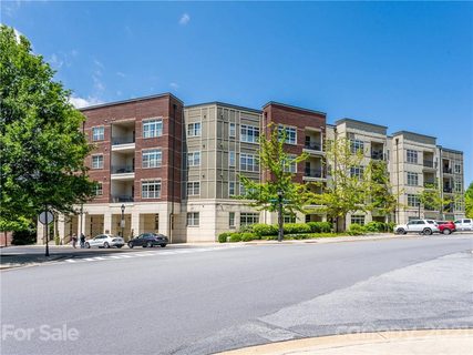 42 Schenck Parkway 306, w/GARAGE
