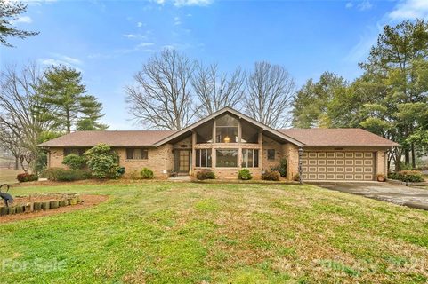 260 Lakeshore Drive