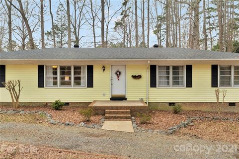 2521 Meadow Lane