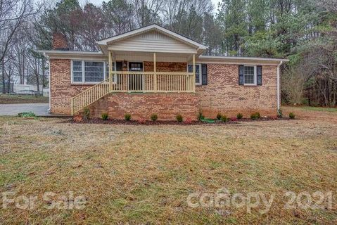 221 Arc Street sold home in Pine Acres, Bessemer City, NC