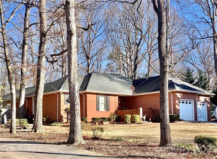 816 White Oaks Circle