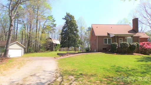 2476 Robinson Road sold home in Country Club Hills, Newton, NC
