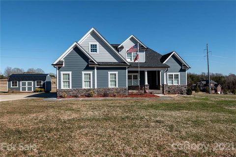 935 Oak Ridge Farms Circle sold home in Oak Ridge Farms, Newton, NC
