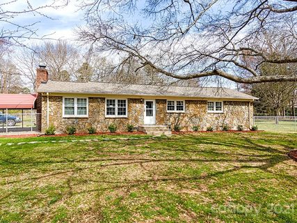 3990 Palmetto Drive